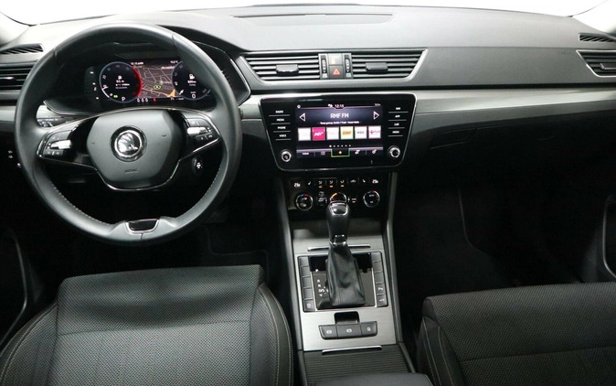 Skoda Superb cena 139900 przebieg: 30673, rok produkcji 2022 z Olsztyn małe 301